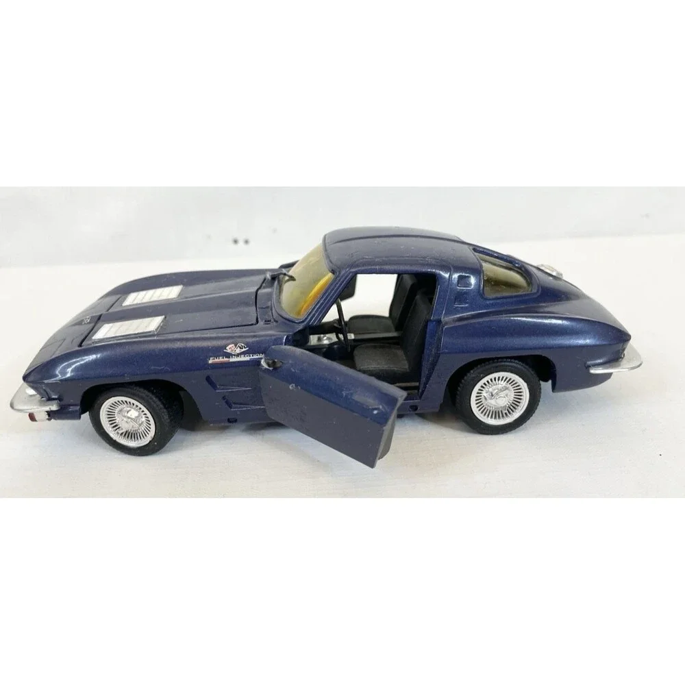 1963 Blue CORVETTE STINGRAY Split Window Diecast Car Model 1:24 Metal Revell